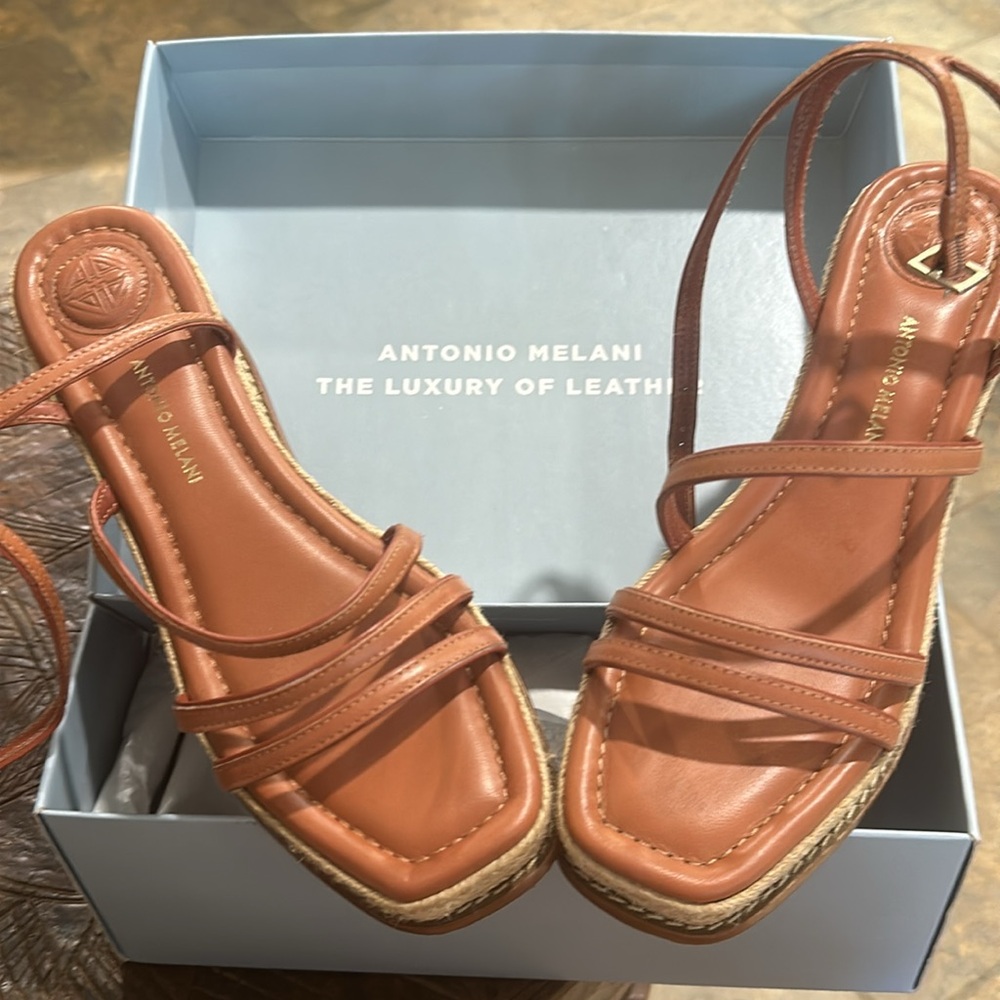 Antonio Melani :Ankle Strap Leather/ Jute Wedge open sandals. 8.5